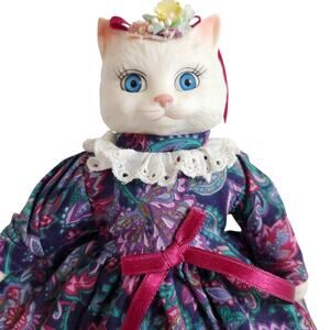 Goebel Victoria Ashlea Cat Collection Ruffles 1996 Retired 913013 Angora Cat